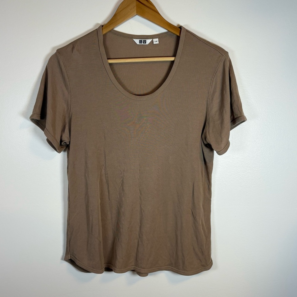 Uniqlo Women’s Taupe Beige Ripped T-Shirt, Scoop Neck, Size Large, Neutral